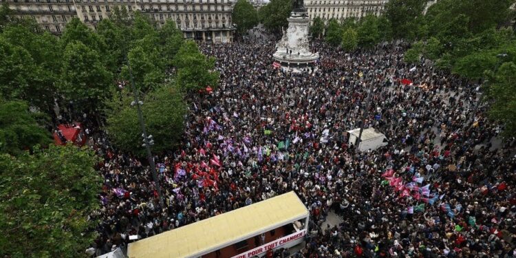 Manifestantes protestam na França após vitória da extrema direita no 1º turno das eleições