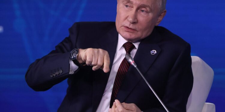 Putin ameaça EUA e Europa para não utilizarem mísseis de longo alcance