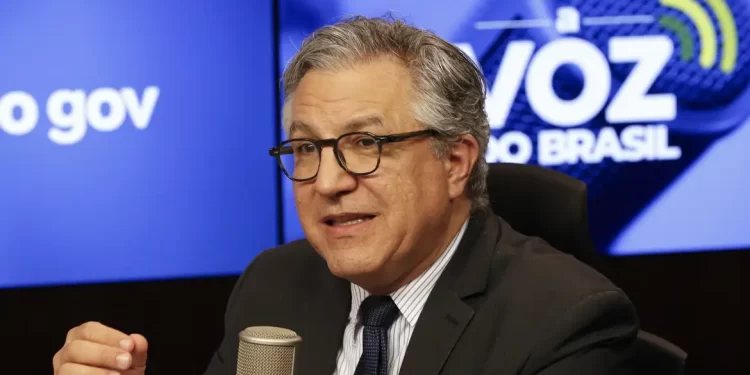 Padilha destaca oficinas em encontro de prefeitos e prefeitas