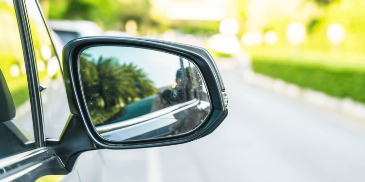 LEI dos retrovisores: entenda o que está em funcionamento e já pode gerar multas para você