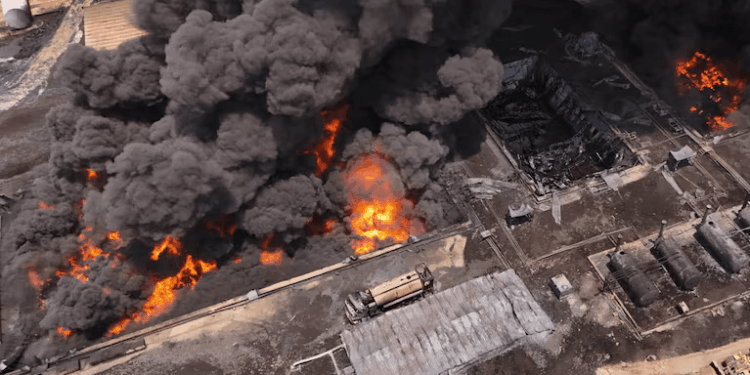 Estados Unidos bombardeiam três centrais nucleares do Irã em ação coordenada com Israel