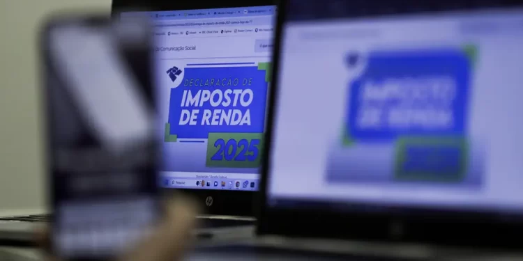 6,5 milhões de pessoas estão no 2º lote de restituição do IRPF; confira se seu nome está na lista