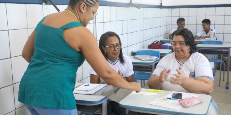 Formação em educação inclusiva abre 28 mil vagas para profissionais da rede estadual