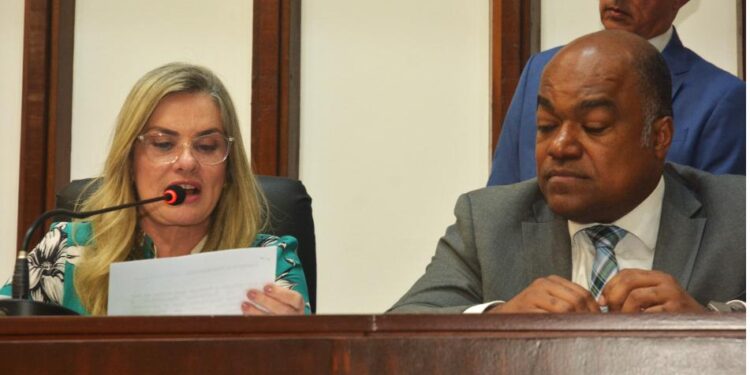 ALBA aprova pagamento de abono de 20% aos professores