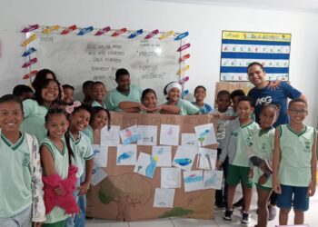 Crianças celebram Dia da Árvore com exposição artística