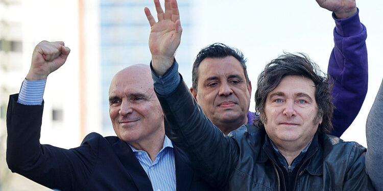 ARGENTINA – Milei tenta salvar as eleições e aceita a renúncia do candidato de seu partido acusado de supostas ligações com drogas