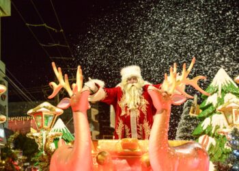 A magia do Natal é aqui: Coité encanta multidões e já tem 85% dos hotéis lotados para o fim de ano