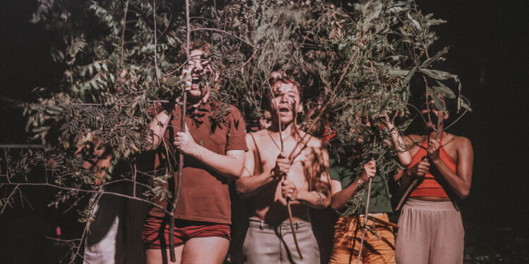 Projeto [RE]FLORESTA leva instalação performática de dança para o Teatro Gregório de Mattos de 14 a 22 de março
