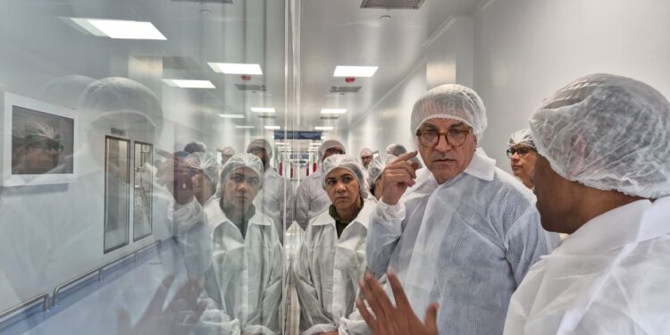 Em missão na Índia, Governo da Bahia e Ministério da Saúde avançam na transferência de tecnologia de medicamento oncológico