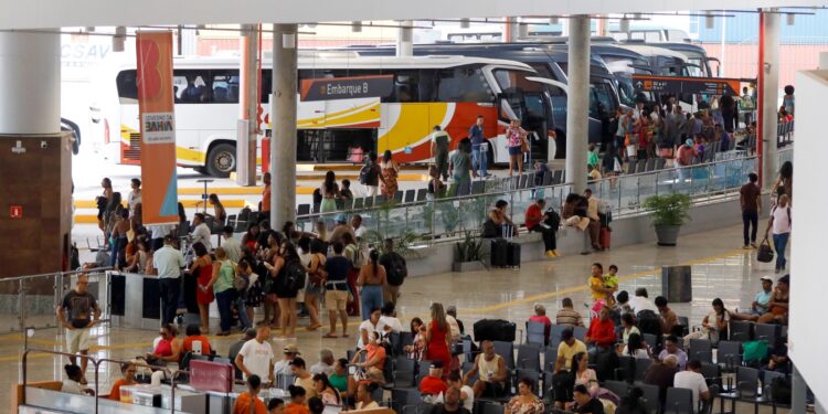 Com salto no número de inscritos, FBDA abre temporada de natação com cerca de 300 atletas na Piscina Olímpica da Bahia