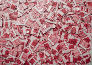 Em apenas quatro dias, Salvador chega a 1,7 milhão de preservativos distribuídos e já supera todo o Carnaval de 2025