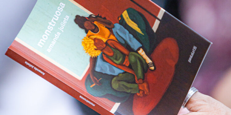 Casa Preta recebe leituras e novo lançamento do livro Monstruosa, de Amanda Julieta, dia 27 de março