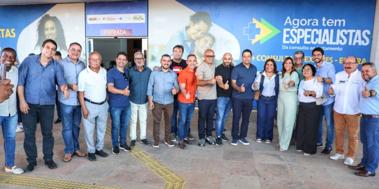 Secretária da Saúde se reúne com prefeitos e apresenta novo modelo assistencial do Hospital Dom Antônio Monteiro, em Senhor do Bonfim