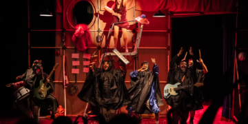 18 de jun a 06 de jul | CCBB realiza temporada do espetáculo “CÃO”, parceria entre o Clowns de Shakespeare (RN) e o Magiluth (PE), no CineTeatro 2 de Julho
