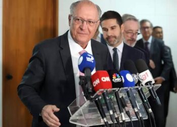 Alckmin anuncia ajuda a empresas afetadas por tarifas dos EUA e diz que reciprocidade será usada no “momento adequado”