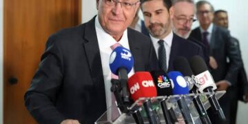Alckmin anuncia ajuda a empresas afetadas por tarifas dos EUA e diz que reciprocidade será usada no “momento adequado”