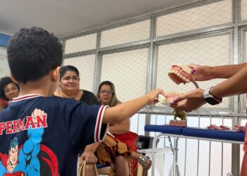 Ação multiprofissional promove educação em saúde e desenvolvimento infantil no Multicentro Carlos Gomes